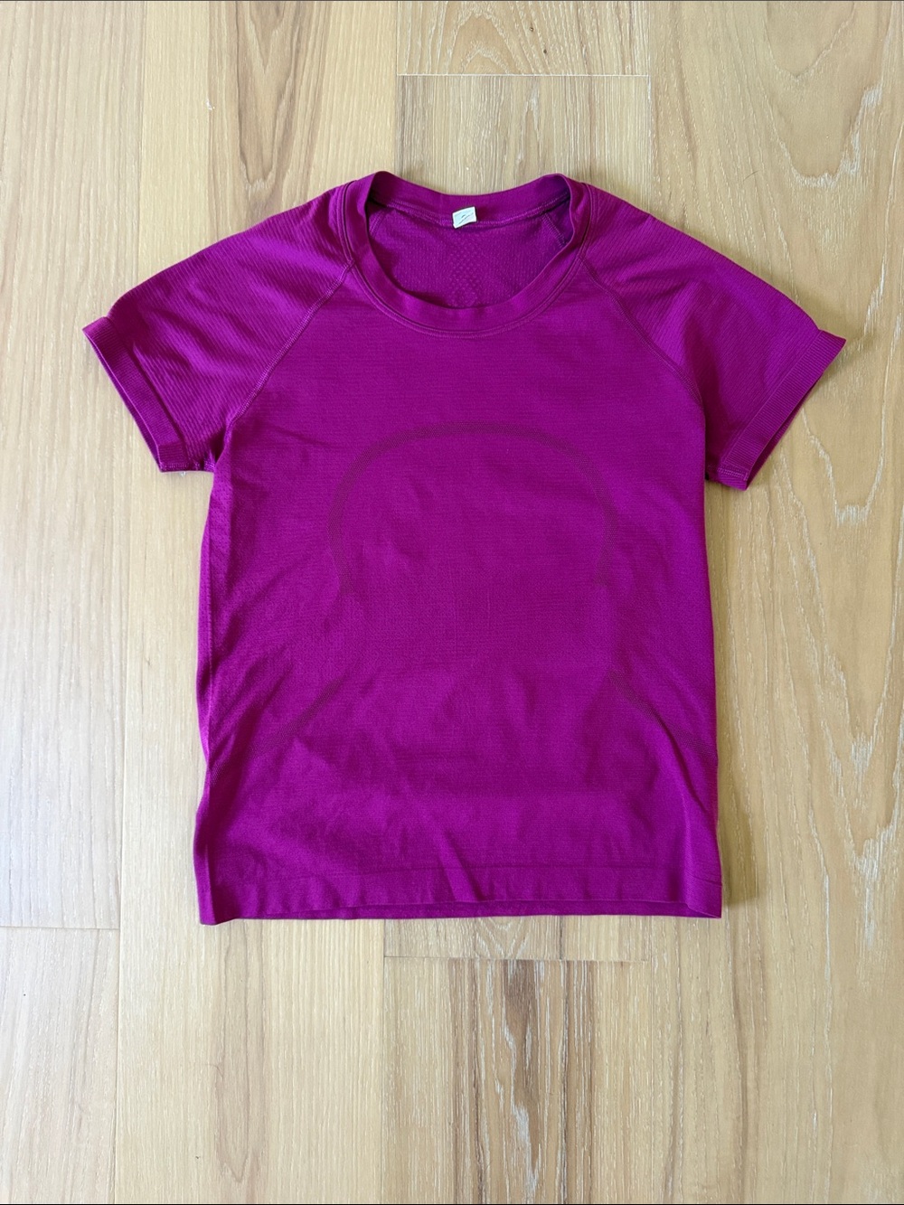 Women’s Swiftly Short Sleeve Performance Tee - Fuchsia size 6